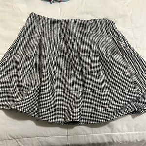 Houndstooth plaid skirt
